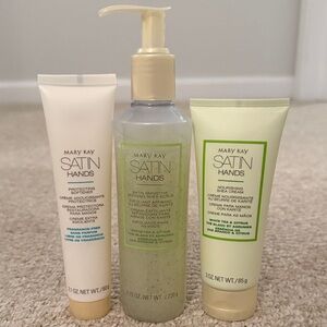 Mary Kay Satin Hands Trio Set - Cream and Green